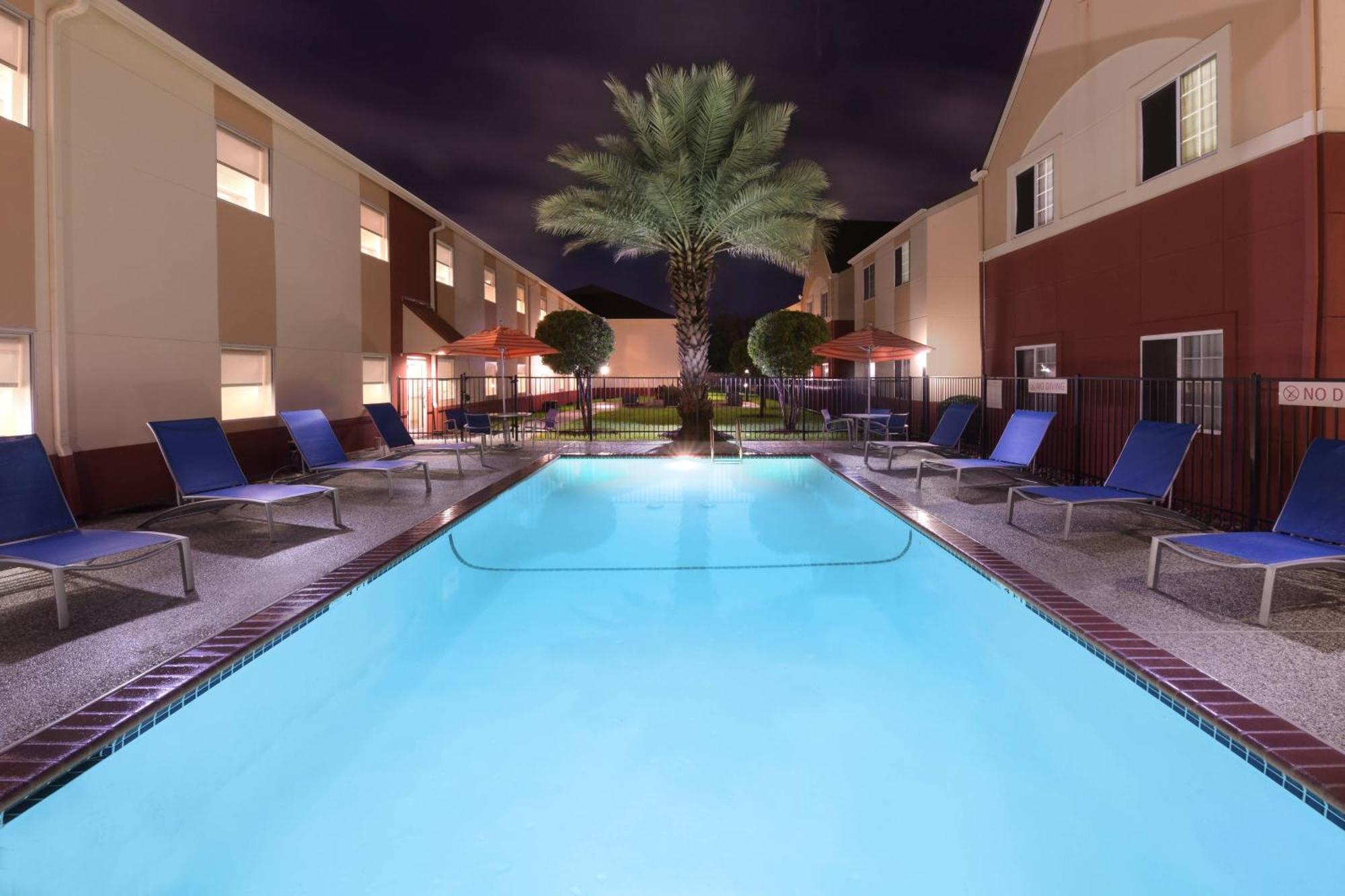 Towneplace Suites By Marriott Lake Jackson Клют Екстер'єр фото